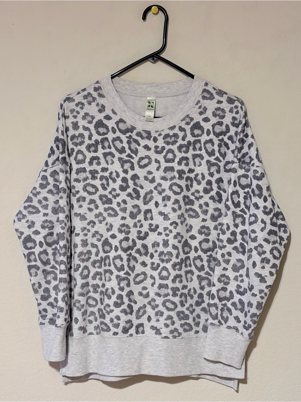 Green Tea Light Gray Leopard-Print Crewneck Sweatshirt